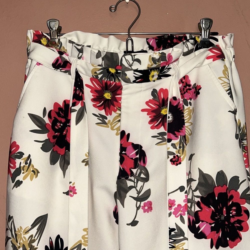 LIKE AN ANGEL FLORAL PANTS SZ L - Picture 2 of 9